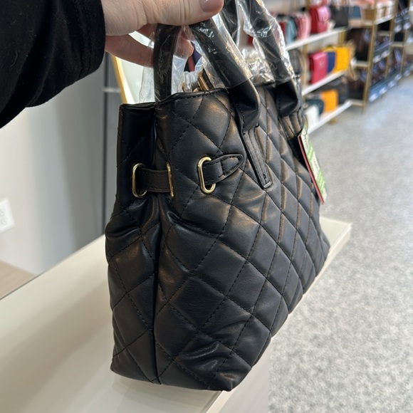Badgley Mischka quilted purse $129 Msrp - Picture 4 of 6